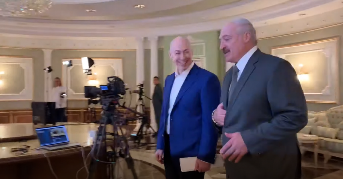 Слова Лукашенко о разговоре с Зеленским насмешили Гордона: инцидент попал на видео в Минске