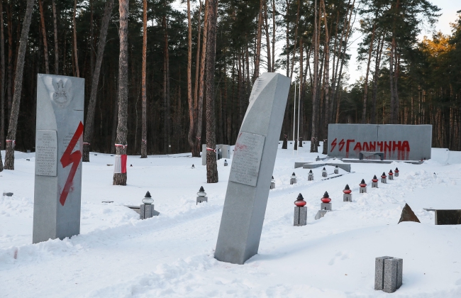 Польская журналистка заявила, что России выгодно разваливать отношения Украины и Польши: осквернение кладбища лишь усугубляет нашу дружбу, что на руку Кремлю