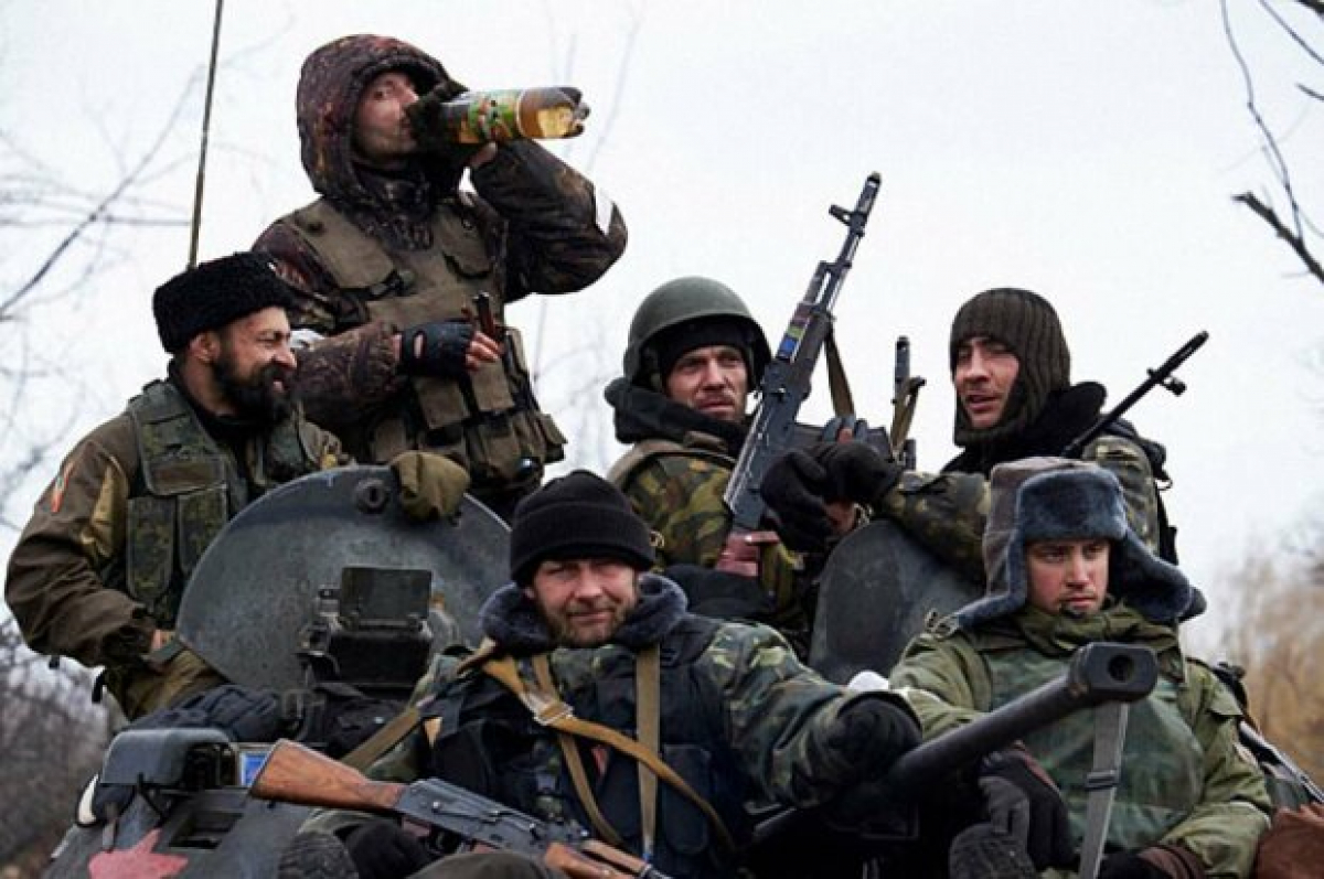 В "армии" "ДНР" серьезный дефицит кадров: чем оккупанты заманивают на службу на "передок" и в тылу