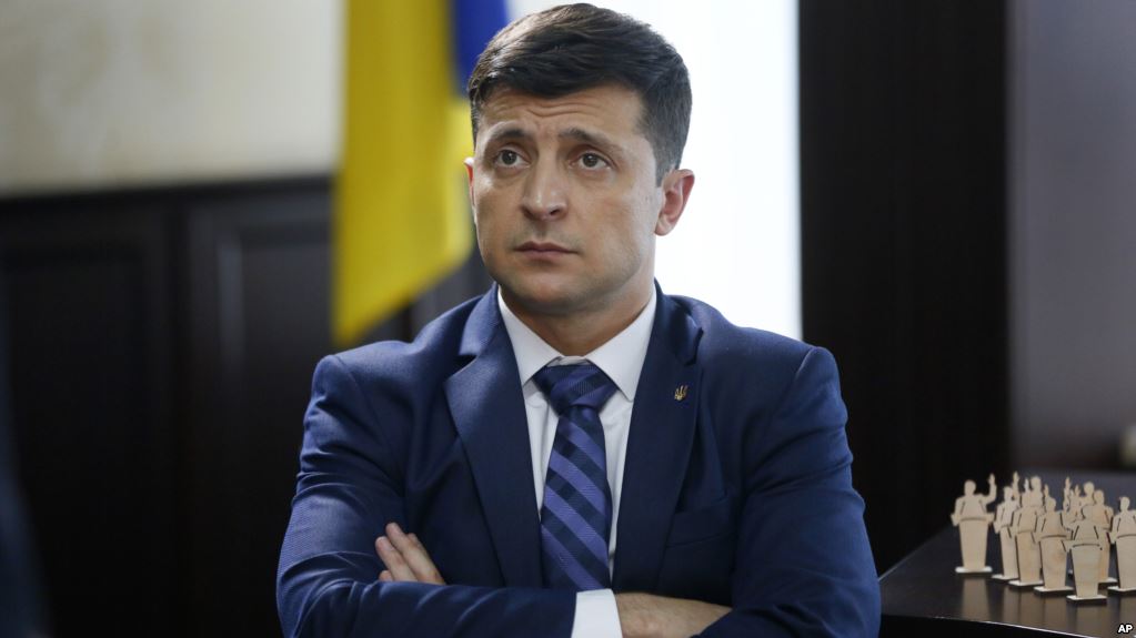 Парламент планирует "уничтожить" полномочия Зеленского как президента