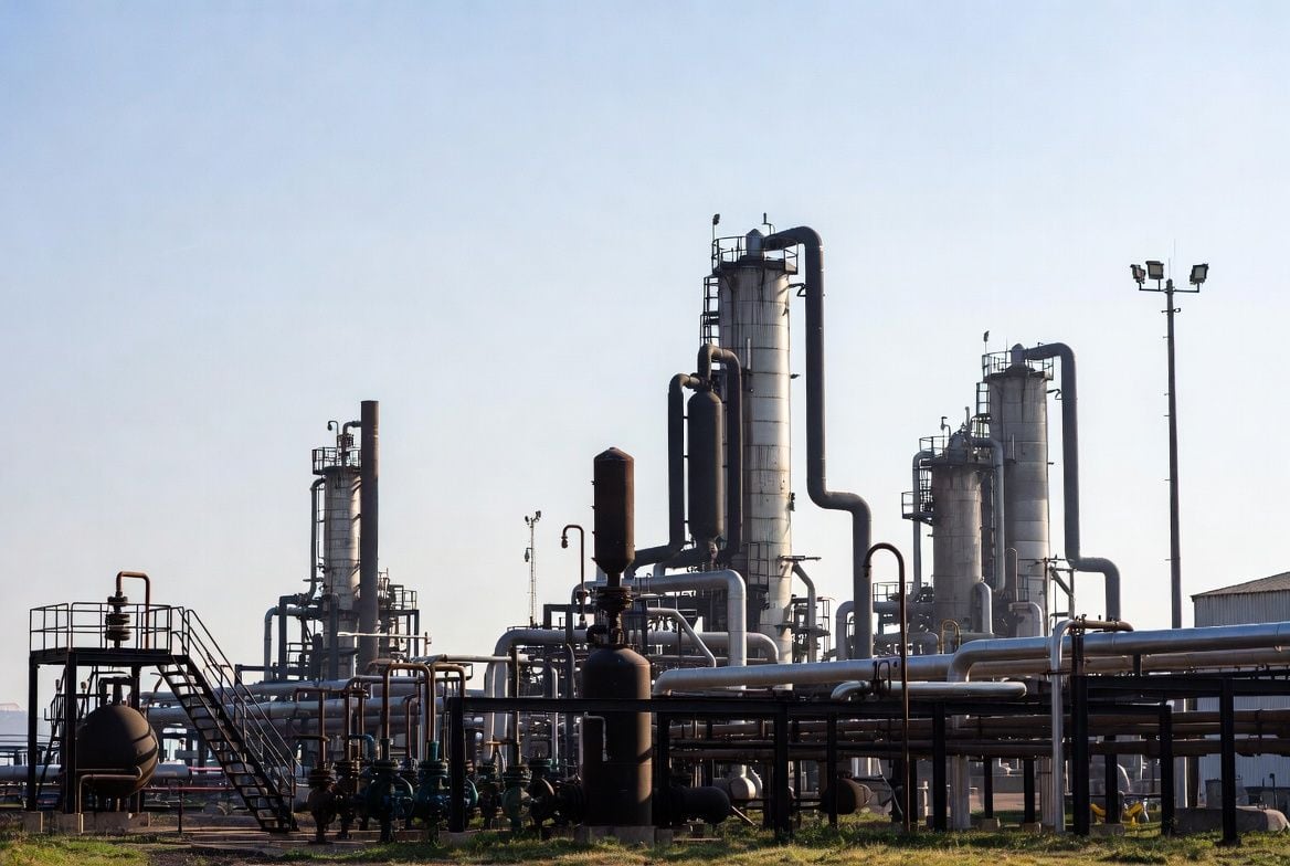 Переработка нефти в России упала до минимума с 2005 года
