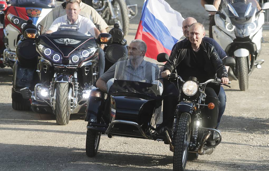 У Лаврова неожиданно оправдались за визит Путина в аннексированный Крым
