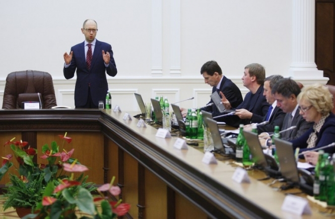 Российский финансист: правительство Яценюка сделало подарок Путину