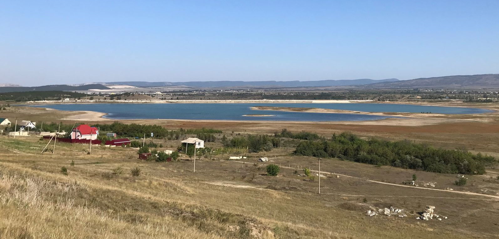 В Крыму Тайганское водохранилище превращается в болото - кадры облетели Сеть 