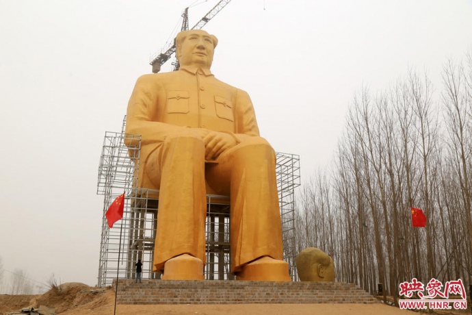 В Китае уничтожили 37-метровую статую Мао Цзедуна