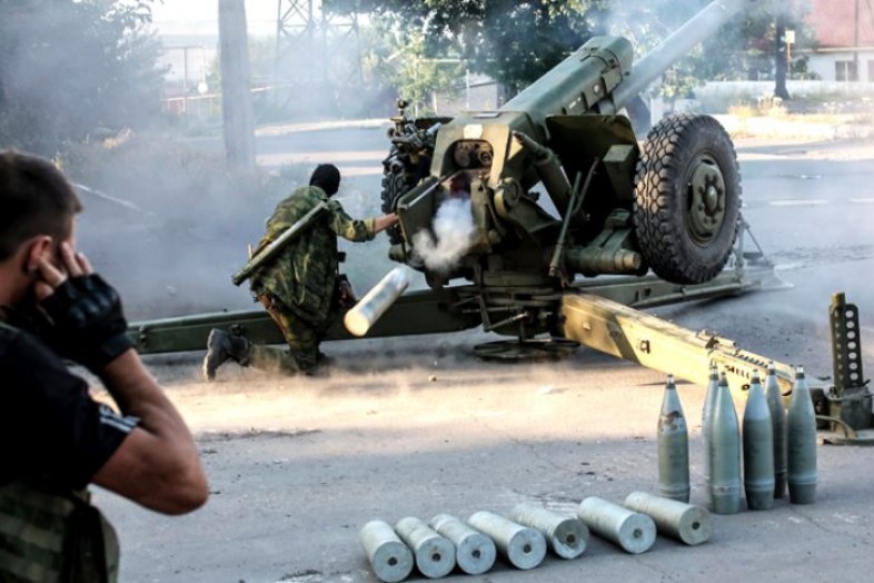 Кошмарная ночь в АТО: боевики выпустили более 70 мин по позициям ВСУ в Светлодарске, по Станице Луганской отработали 82 мм минометы