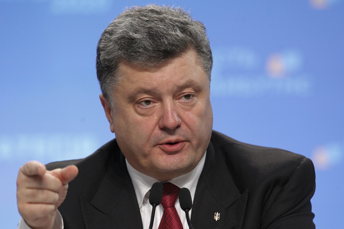 Порошенко назвал шокирующее количество техники и военных, которых готова использовать Россия против Украины 