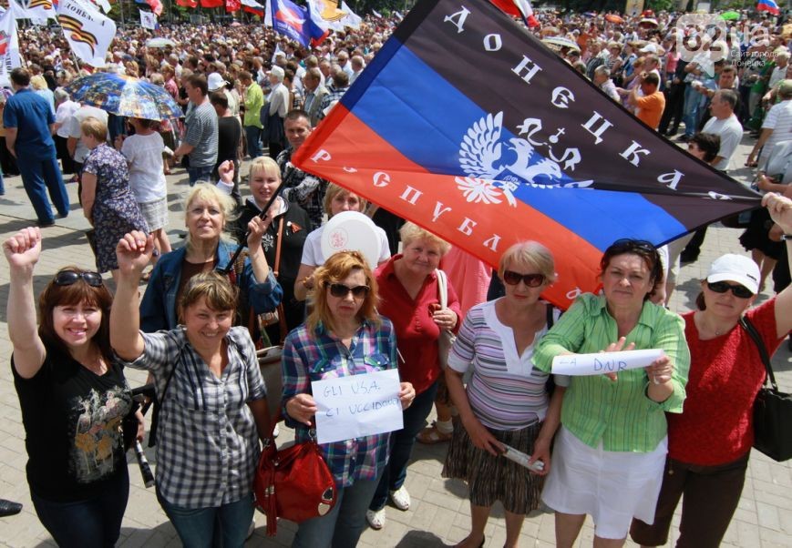 Три года "ДНР": на "праздновании" дня ОРДЛО в Донецке включили "стадный режим" - соцсети