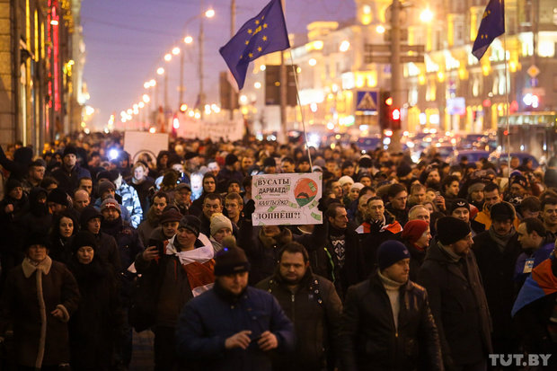 Беларусь на грани Майдана? В Минске "рассерженные белорусы" протестовали против декрета о тунеядстве – начались задержания активистов