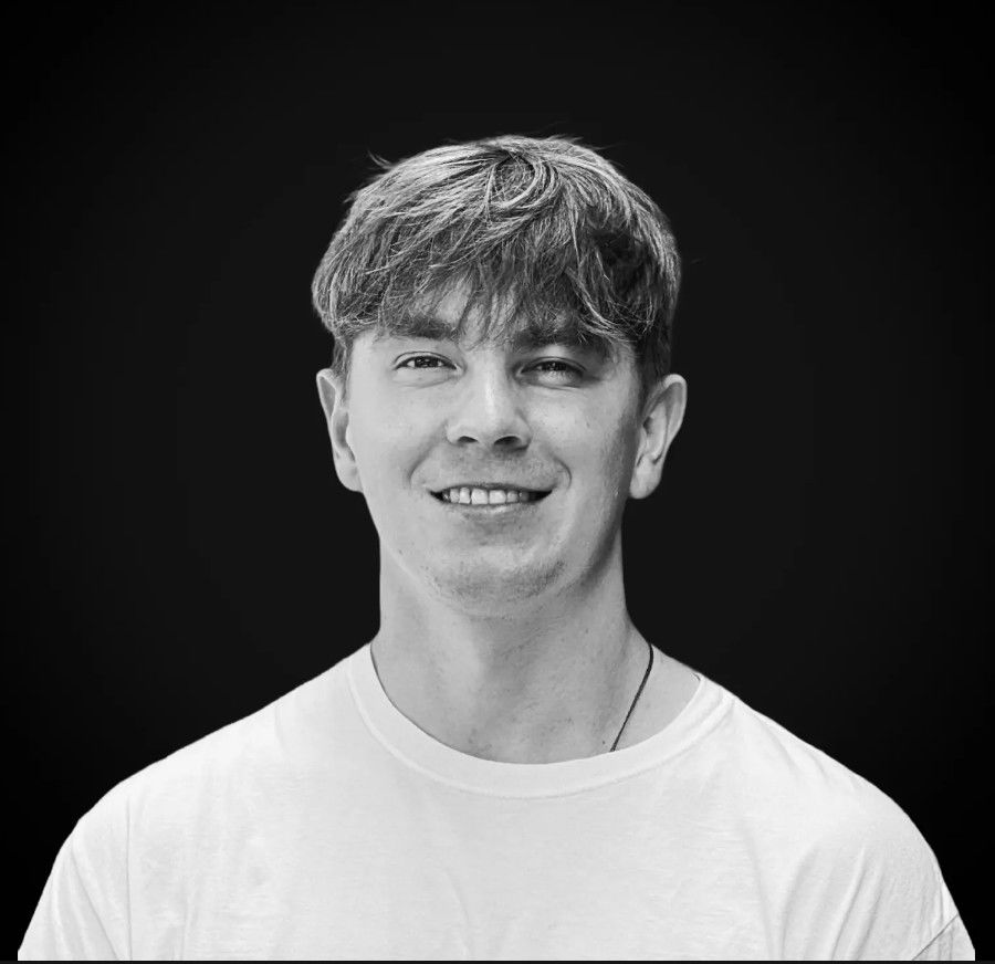 Впровадження AI у корпоративні системи: як Дмитро Нуштаєв, Senior Product Designer, скорочує складні процеси на 68%