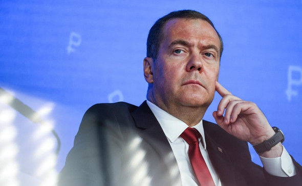 Россия "не доверяет" Зеленскому: Медведев озвучил причины