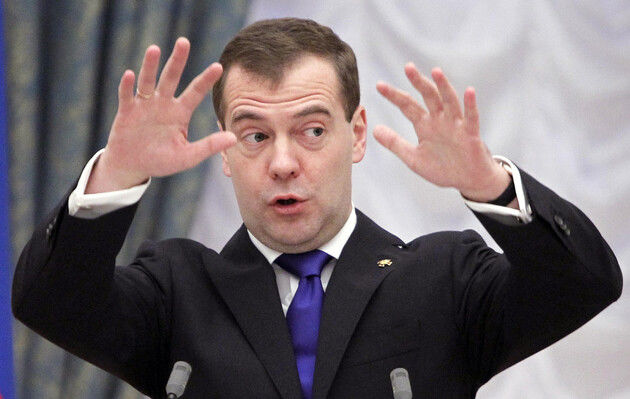Медведев разразился угрозами в адрес НАТО в ответ на проект гарантий для Украины
