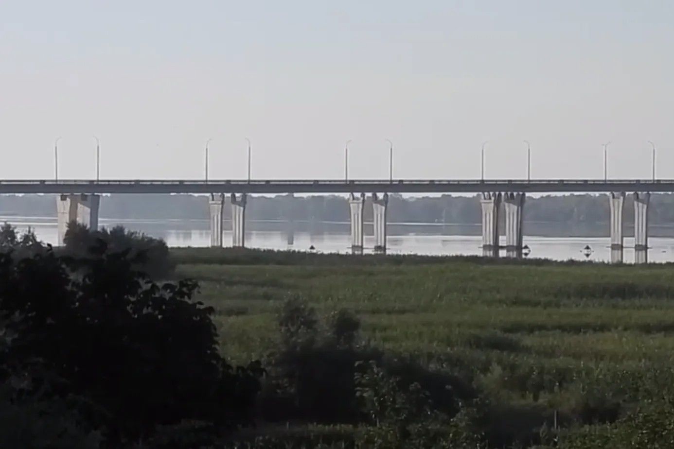 ​ВСУ отрезают армии Путина пути отступления: ночью под удар попали два ключевых моста в Херсоне