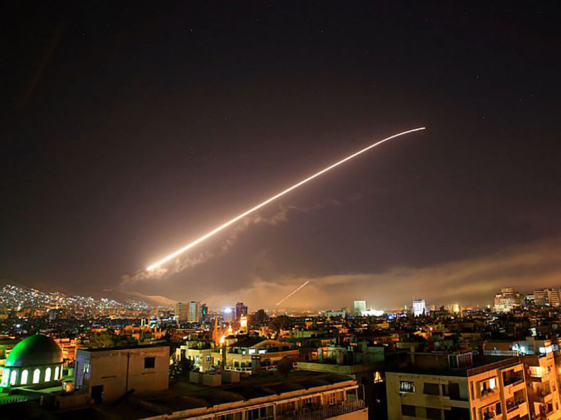 СМИ: истребители Израиля атаковали цели в Сирии - в Дамаске разбит склад, есть жертвы