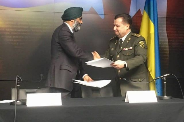 Оттава поможет Украине в производстве боеприпасов - Полторак рассказал про встречу с министром обороны Канады Харджитом Сейджаном