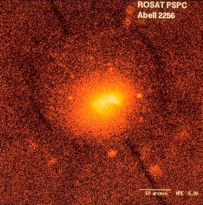 Ученые показали фото гигантского столкновения соседней галактики Abell 2256