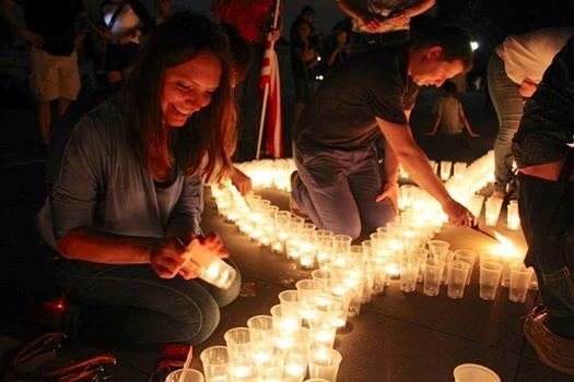 В честь Дня Независимости Украины в Вашингтоне выложили трезубец из свечей