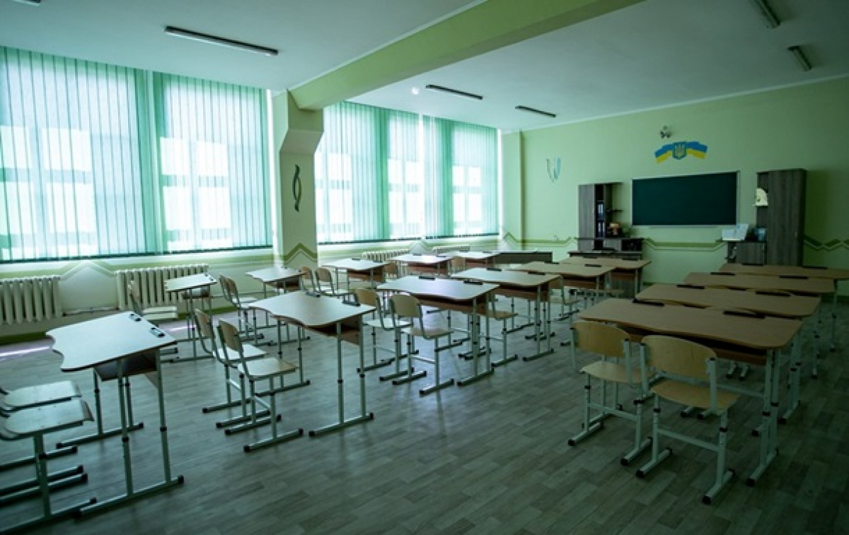 Из-за карантина последнего звонка в школах Украины не будет: названа дата окончания учебного года