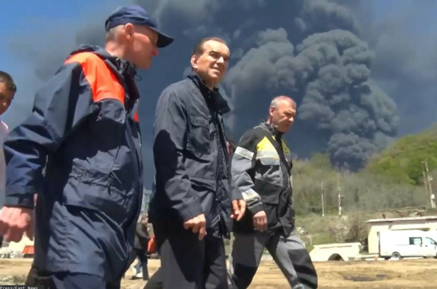 Губернатор Краснодарского края придумал свою версию появления "нефтяных дождей" в Туапсе – интервью срочно удалили 