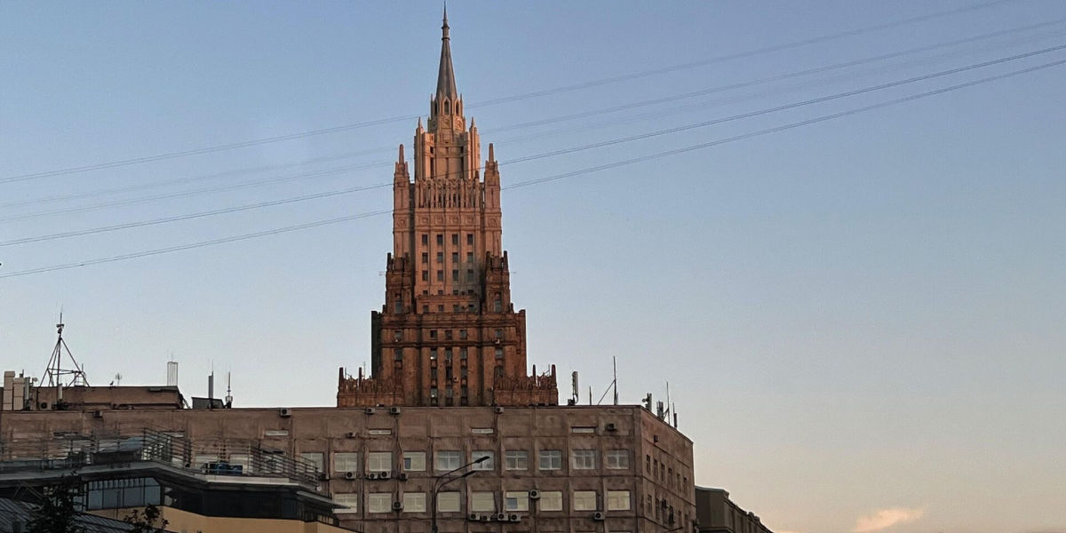 В Москве в канун Рождества вспыхнуло здание МИД 