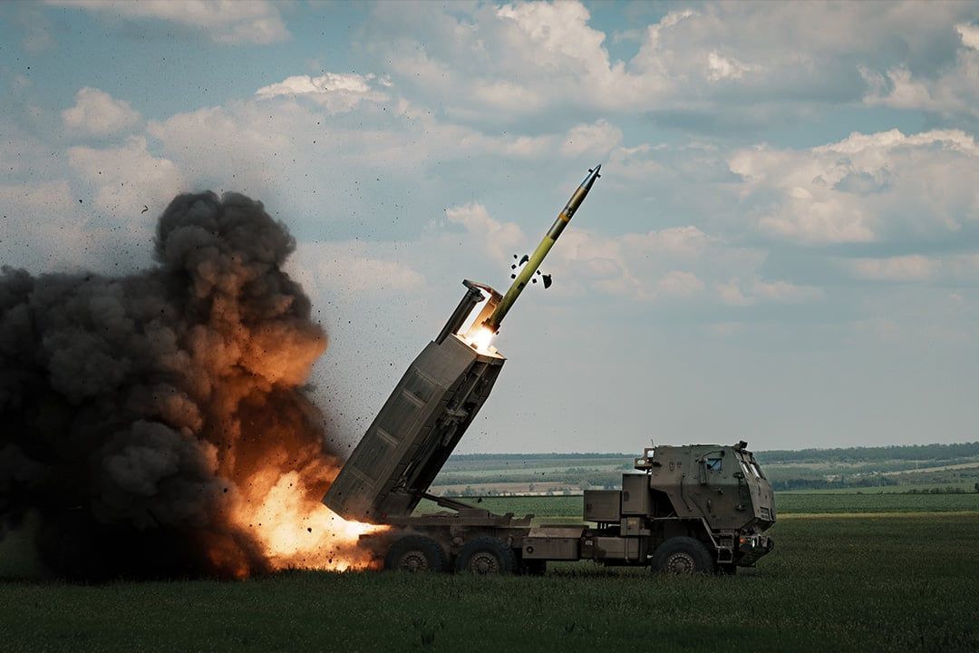 "Прилетел HIMARS, много 200-х", — Z-канал сообщил об удачном ударе ВСУ по командованию 22-го полка ВС РФ