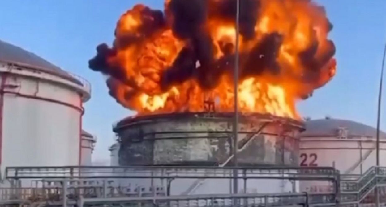 ​ВСУ могли атаковать не только нефтебазу порта "Кавказ", но и вражескую систему ПВО – Сеть публикует кадры