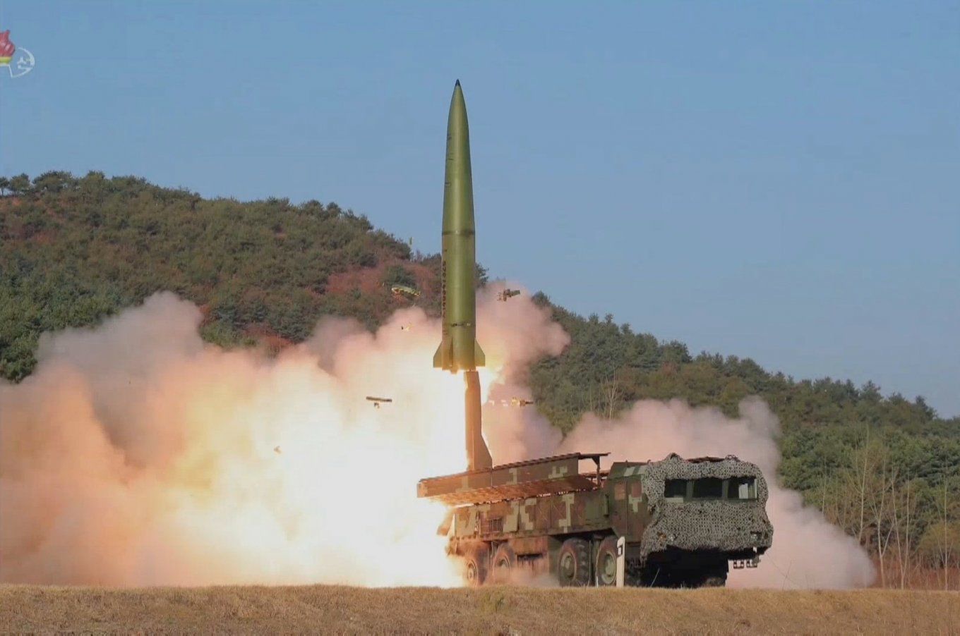 ​Летит на расстояние до 900 км: в Сеуле не исключают, что КНДР продала РФ новый тип ракет