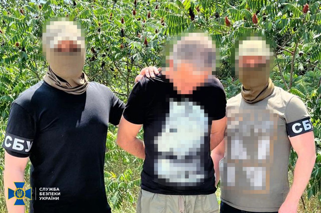 Искал запорожские ЗРК ПВО и хотел сдать ГРУ РФ: СБУ задержала предателя "на горячем"