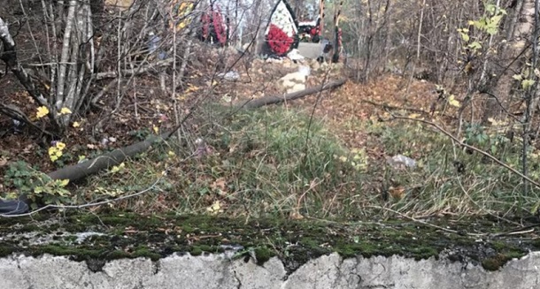 Мертвых хоронят в реке: в Крыму разгорелся громкий скандал из-за нехватки мест на кладбище – фото