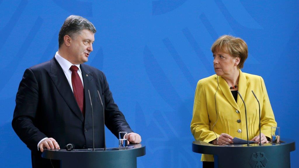 До того, как пойти на встречу с Путиным, Порошенко хочет удостовериться в поддержке Украины со стороны Меркель и Олланда