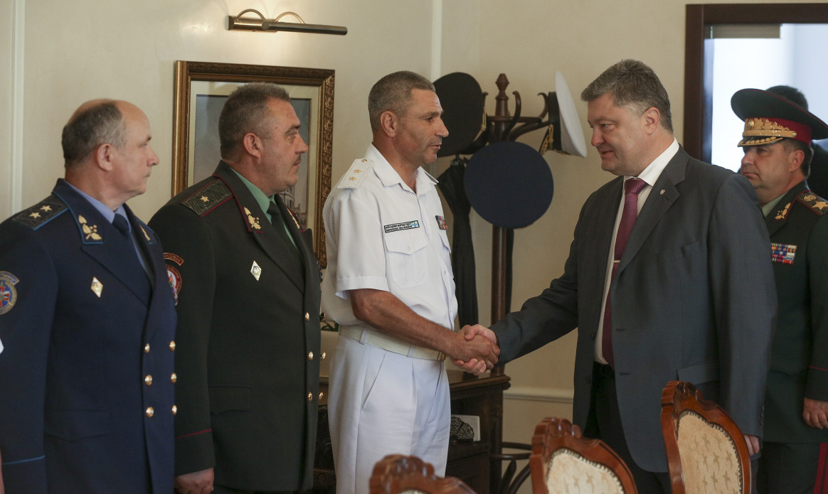Порошенко назначил нового командующего ВМС Украины: им стал генерал-лейтенант Игорь Воронченко