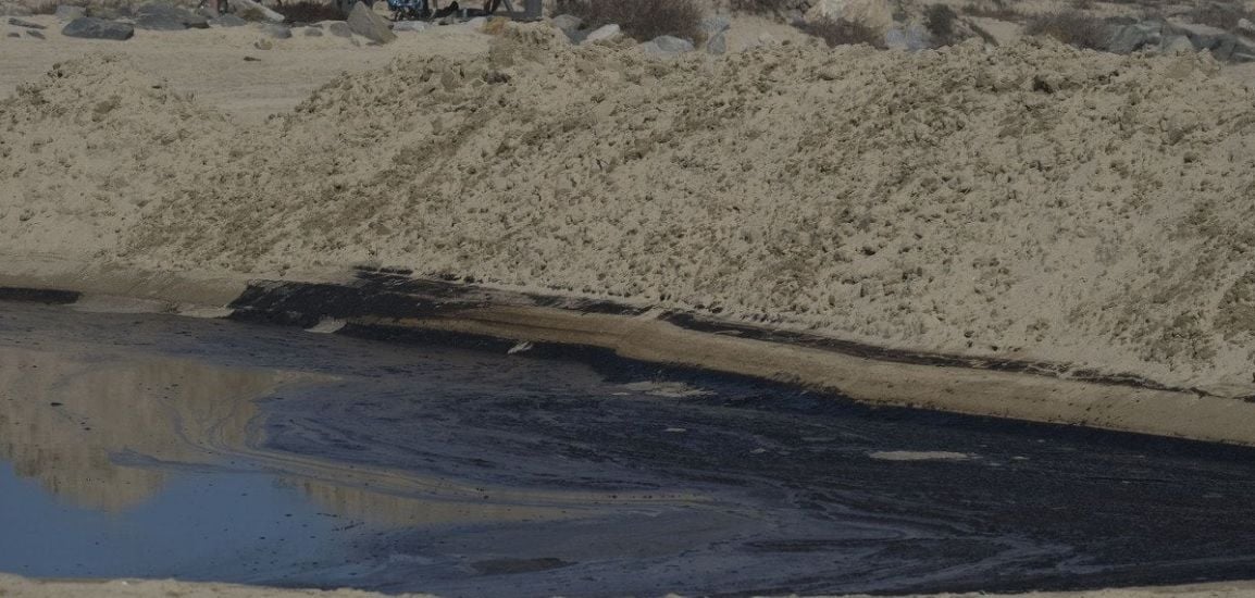 Загрязнение Черного моря невиданных масштабов: огромное нефтяное пятно движется к Крыму