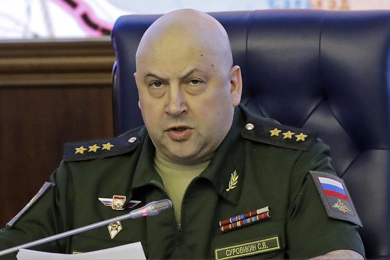 Суровикин на фоне паники в Москве рассматривал удар ядерным оружием - СМИ