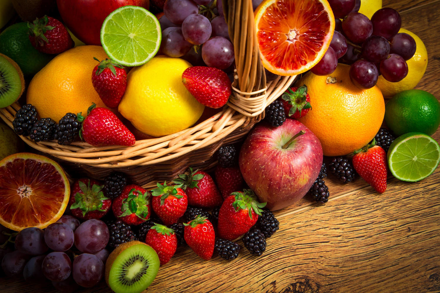 Правда ли, что ягоды и фрукты не рекомендуют есть после основного приема пищи