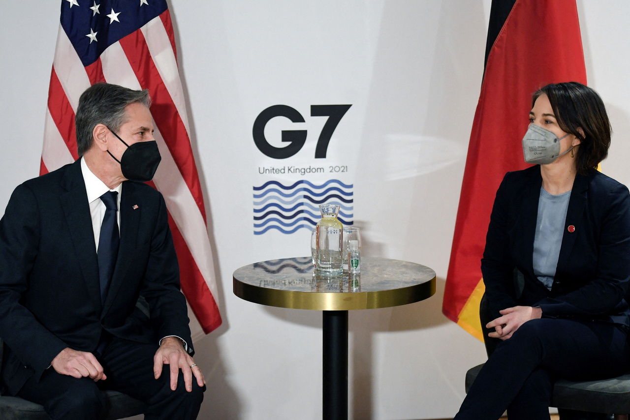 США и Германия договорились о "решительном ответе" в случае вторжения России в Украину