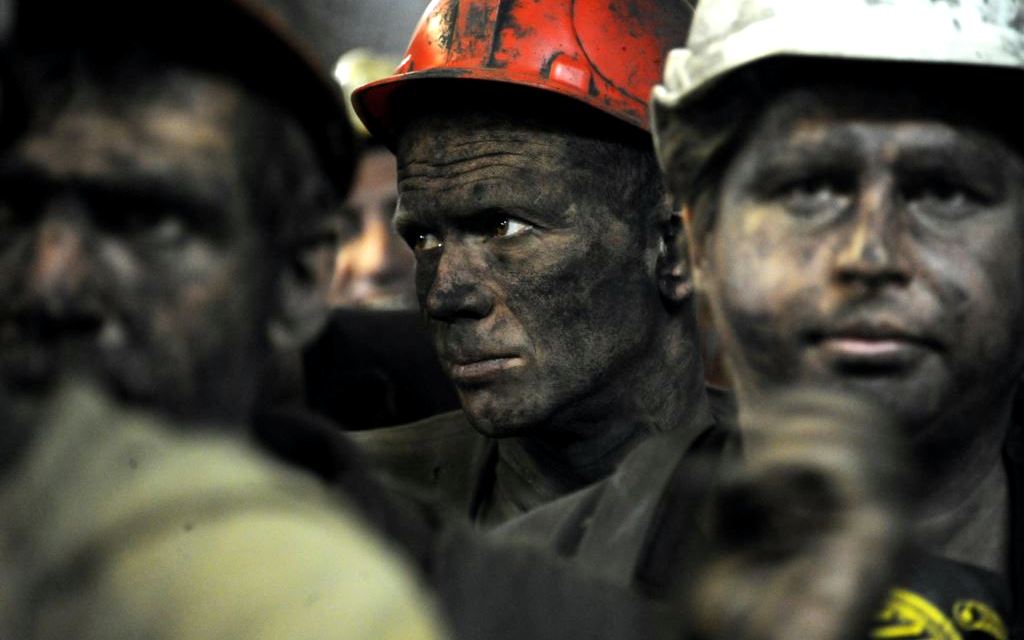В "ДНР" шахтеры Енакиево получили болезненный удар от "властей": местные жители рассказали о жестоком решении "экономической комиссии", прибывшей из Москвы