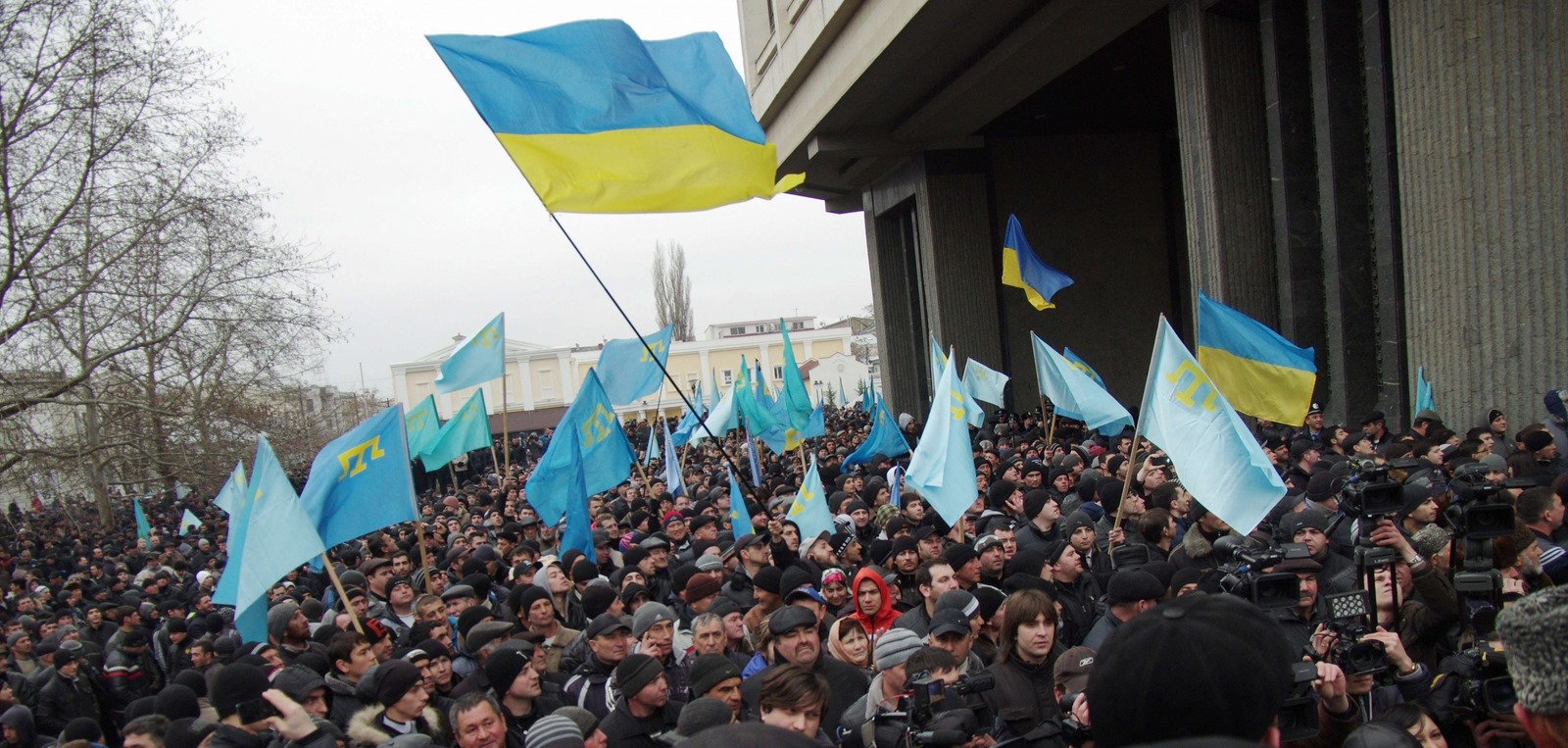 Крымские татары идут в Крым масштабным маршем - возможен силовой прорыв границы