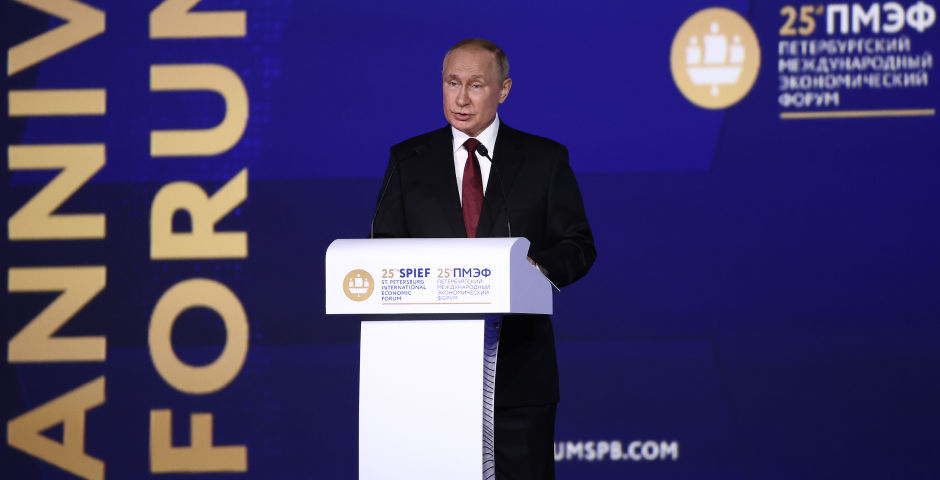 Россия еще раз прогнулась под Китай: в Сети смеются над новым "шедевром"