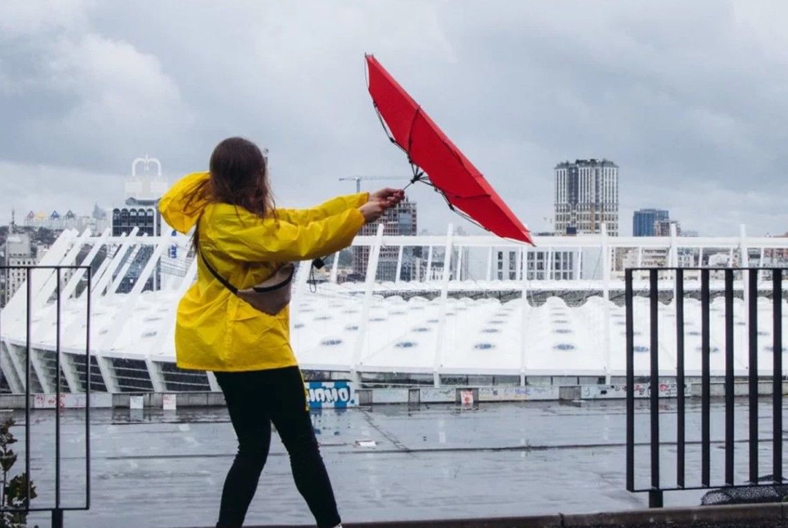 По Украине объявлено штормовое предупреждение: где будет ливень и сильный ветер