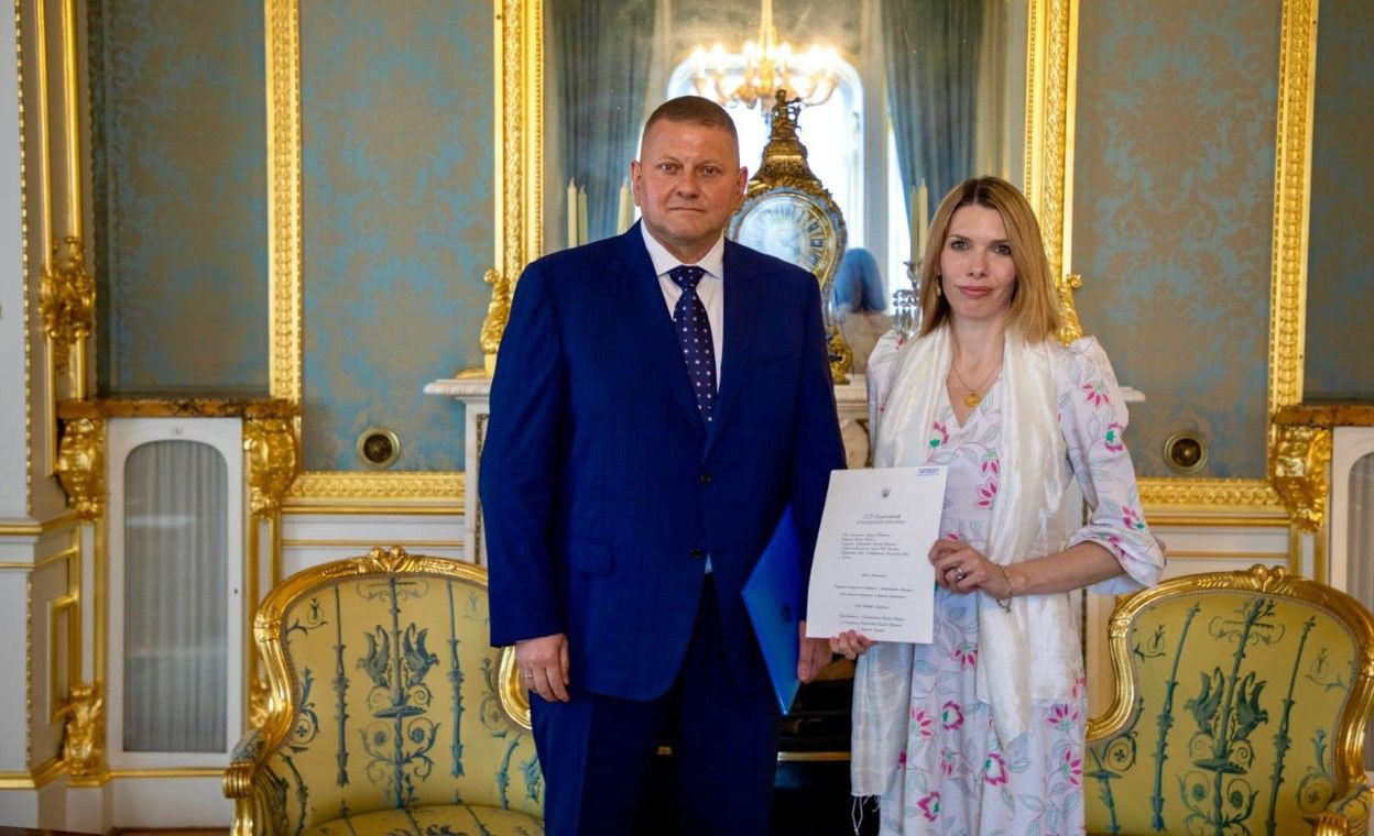 "Вам очень идет костюм, господин генерал", - Залужный очаровал украинцев первым фото в должности посла 
