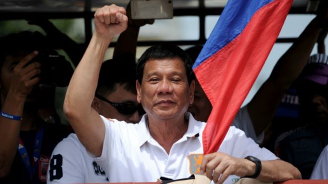 "Если Америка откажет в продаже оружия, то я куплю его у России", - лидер Филиппин Дутерте