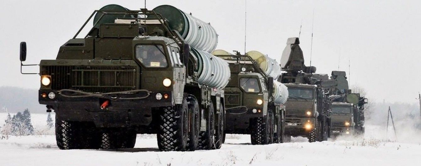 Привет от "мирного" соседа: Россия пригнала на восток Украины свое новейшее вооружение – кадры