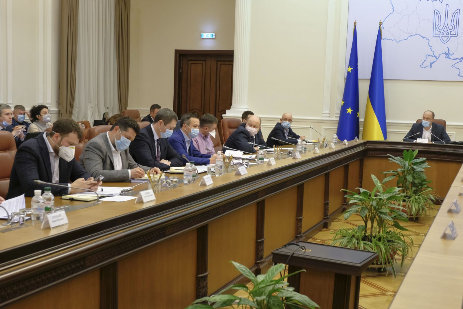 Кабмин опубликовал список новых запретов в связи с карантином в Украине