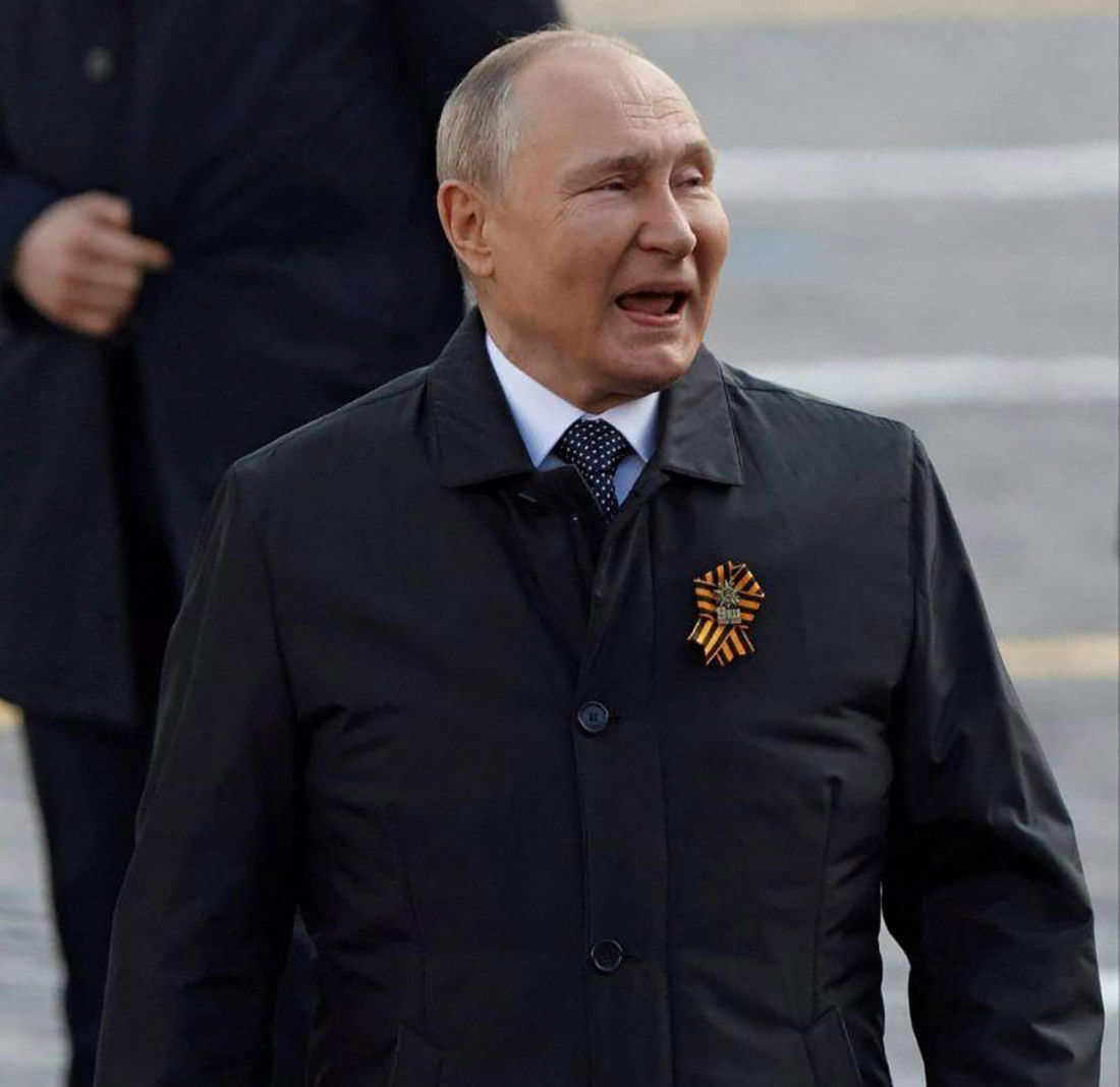 Зрители заметили несколько особенностей поведения Путина на параде в Москве: "Ленин в последние годы"