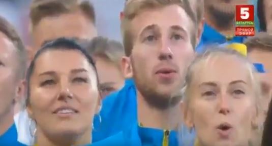 17 украинцев с золотыми медалями поют Гимн Украины в Минске: слезы счастья и гордость за свою страну - видео