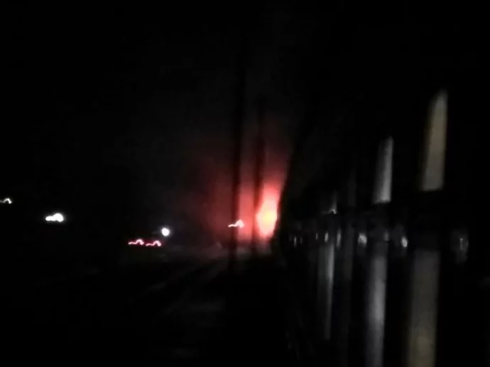 ЧП под Николаевом: пассажирский поезд охватило пламя прямо на ходу – кадры мощного пожара уже в Сети