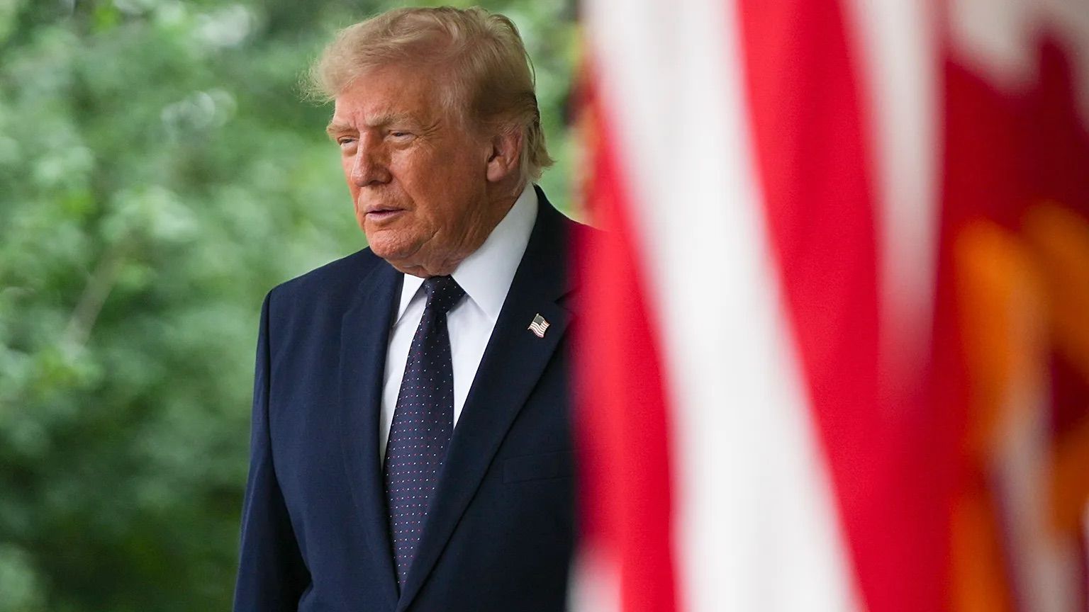 Трамп неожиданно отреагировал на вспышку чумы в России: "Мы очень серьезно рассматриваем"