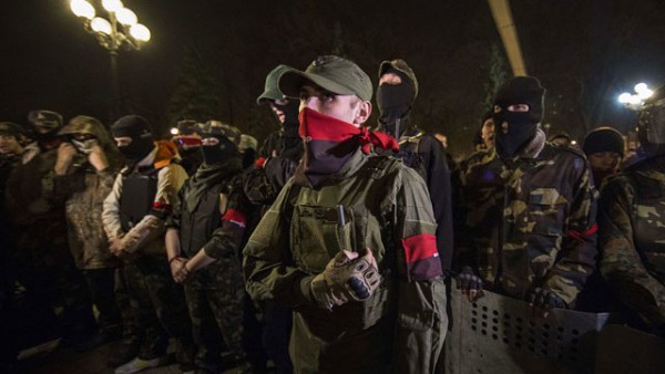 «Правый сектор» спешит на помощь силовикам в Донбасс