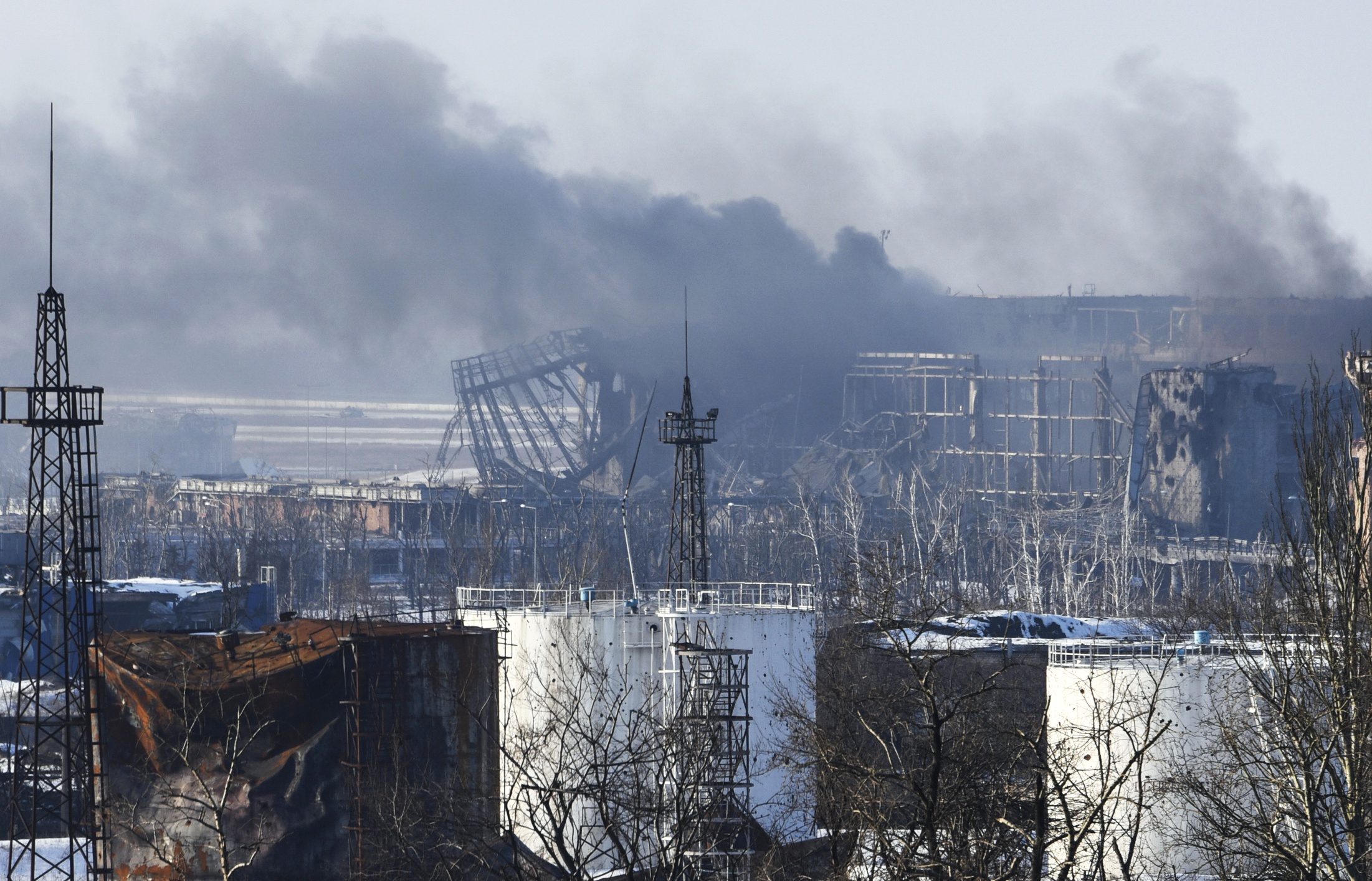 ДНР: ночью украинские военные пошли в атаку под аэропортом Донецка