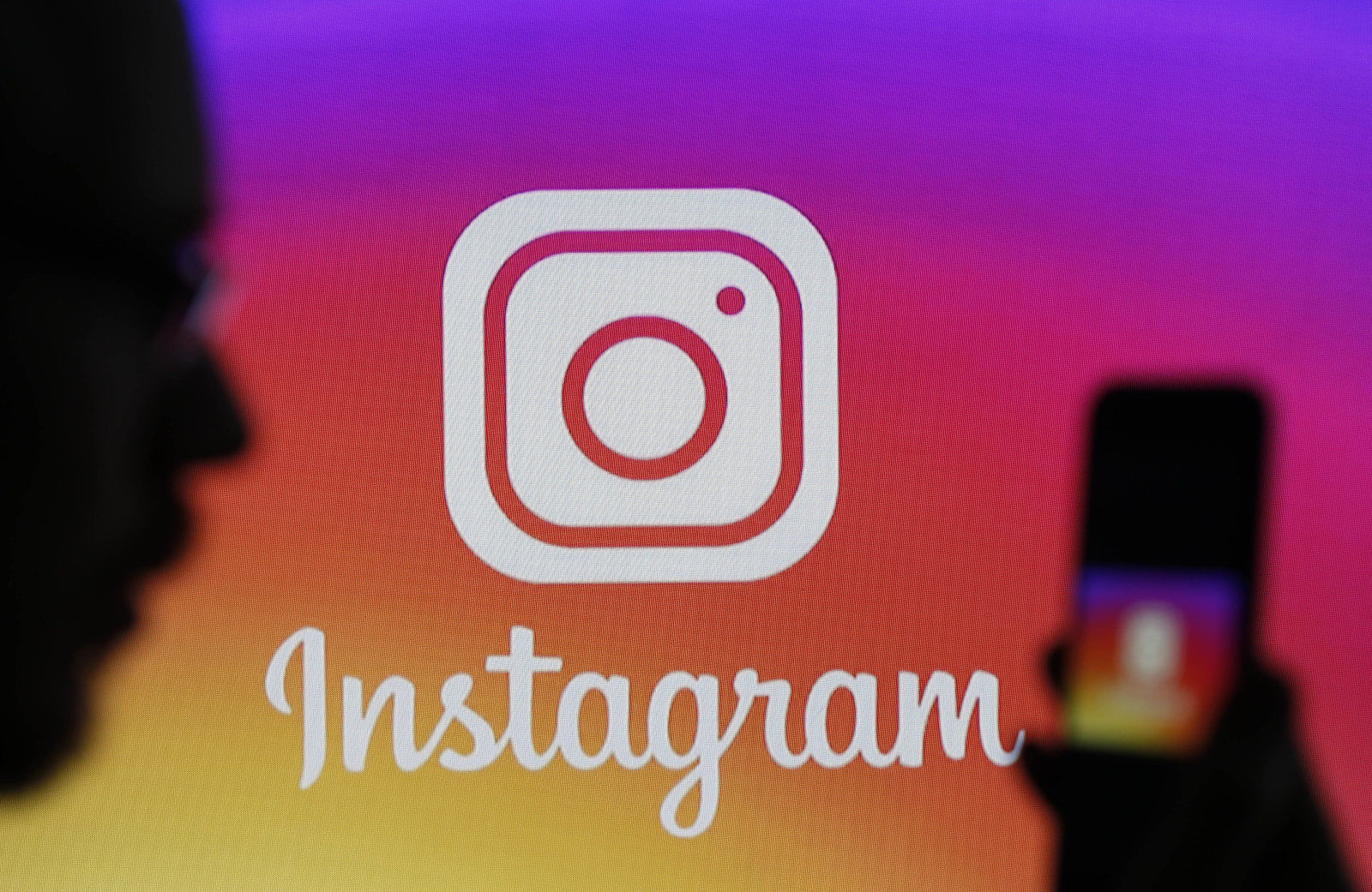 В Украине блокируют Instagram-аккаунты популярных блогеров: названа причина